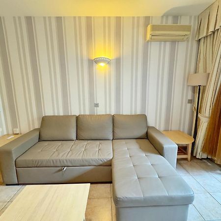 797 Holiday Rentals- Precioso Piso Con Vistas Al Jardin En Benalbeach Benalmadena Bagian luar foto