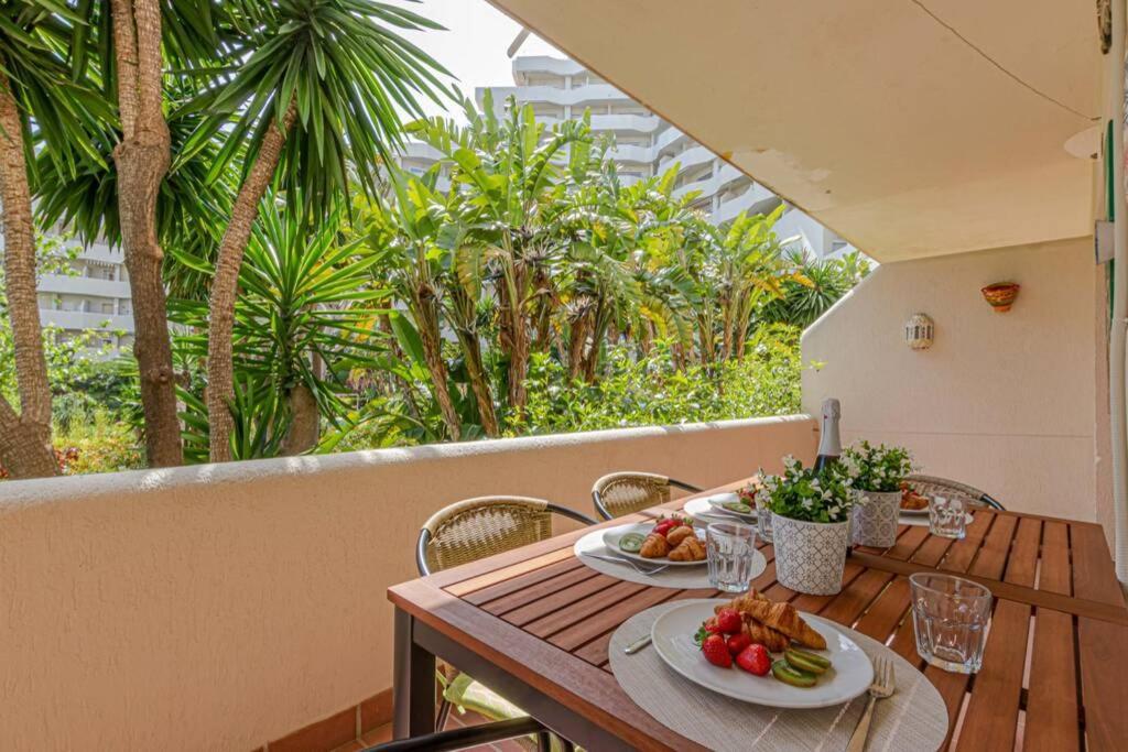 797 Holiday Rentals- Precioso Piso Con Vistas Al Jardin En Benalbeach Benalmadena Bagian luar foto