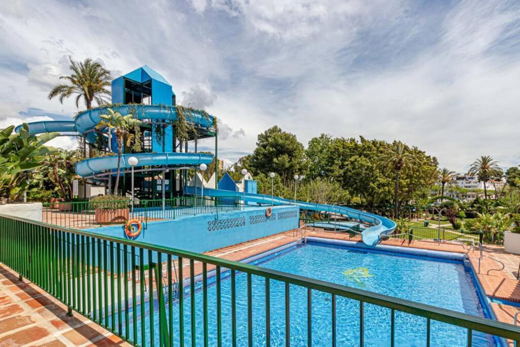 797 Holiday Rentals- Precioso Piso Con Vistas Al Jardin En Benalbeach Benalmadena Bagian luar foto