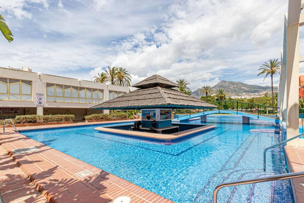 797 Holiday Rentals- Precioso Piso Con Vistas Al Jardin En Benalbeach Benalmadena Bagian luar foto