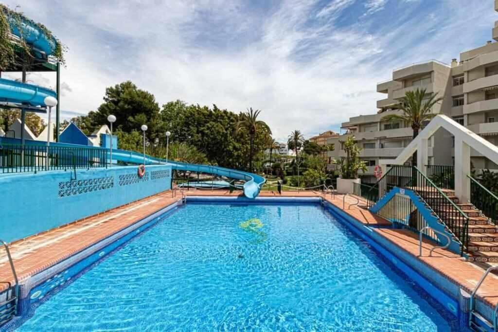 797 Holiday Rentals- Precioso Piso Con Vistas Al Jardin En Benalbeach Benalmadena Bagian luar foto