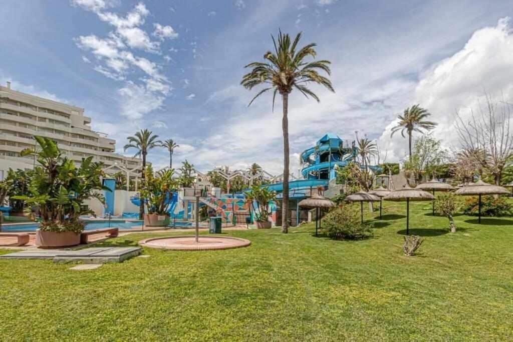 797 Holiday Rentals- Precioso Piso Con Vistas Al Jardin En Benalbeach Benalmadena Bagian luar foto