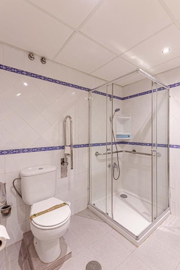 797 Holiday Rentals- Precioso Piso Con Vistas Al Jardin En Benalbeach Benalmadena Bagian luar foto