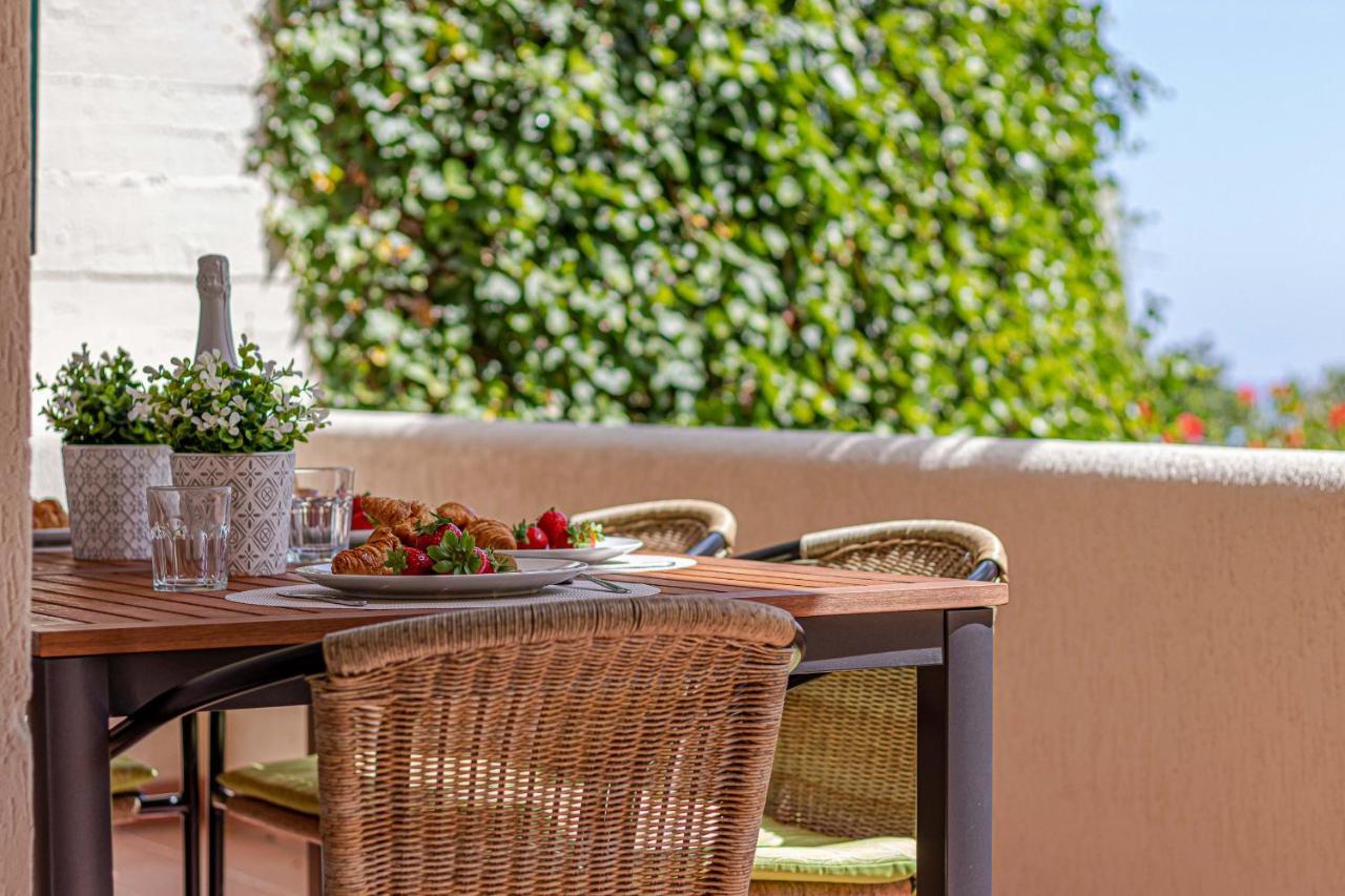 797 Holiday Rentals- Precioso Piso Con Vistas Al Jardin En Benalbeach Benalmadena Bagian luar foto