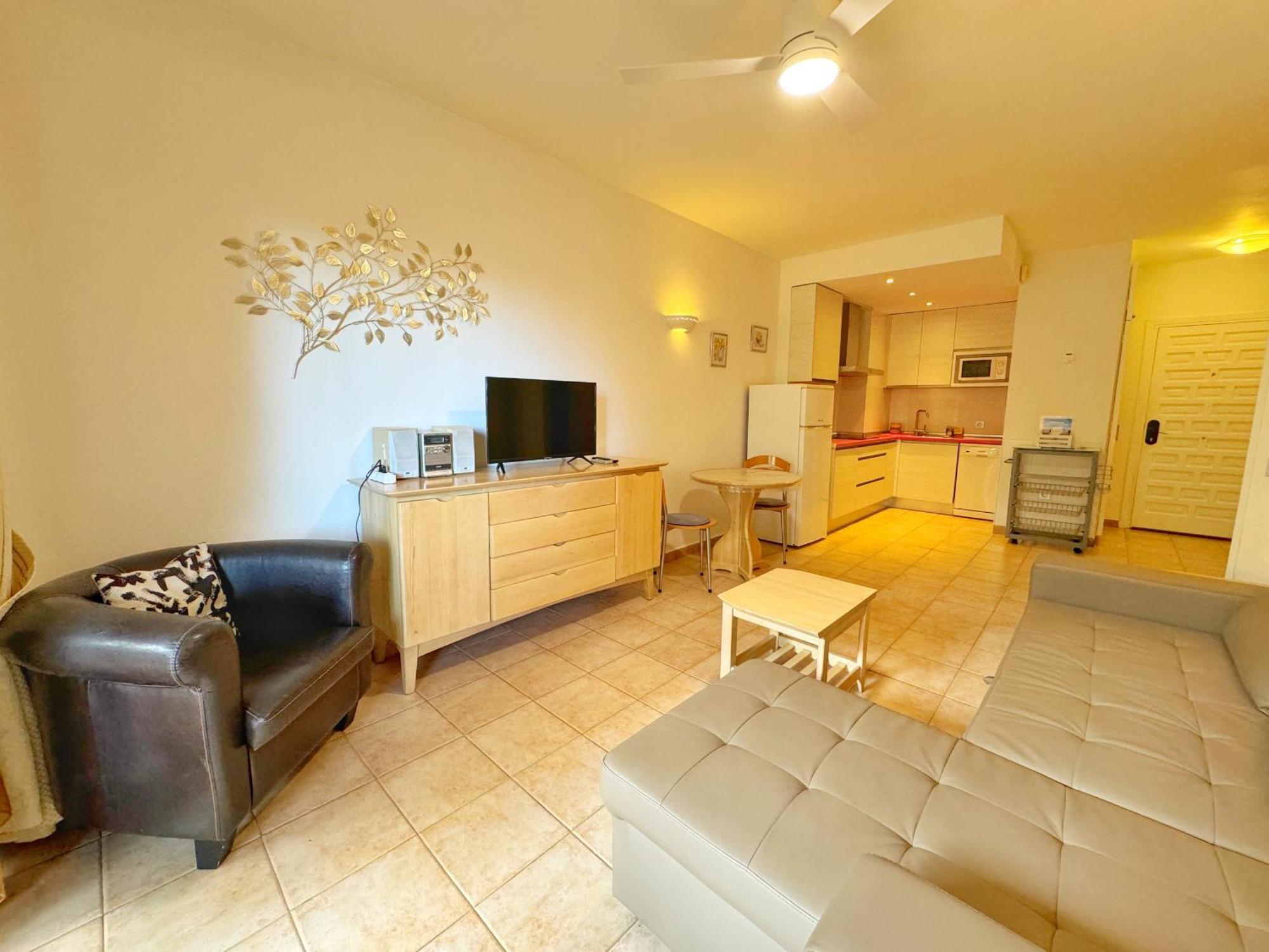 797 Holiday Rentals- Precioso Piso Con Vistas Al Jardin En Benalbeach Benalmadena Bagian luar foto